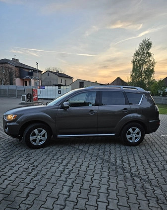 Mitsubishi Outlander cena 27500 przebieg: 273882, rok produkcji 2010 z Poręba małe 106